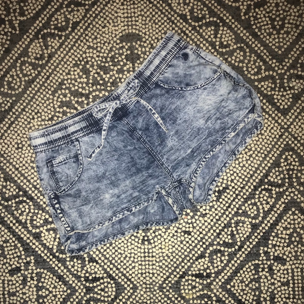 Acid wash short shorts